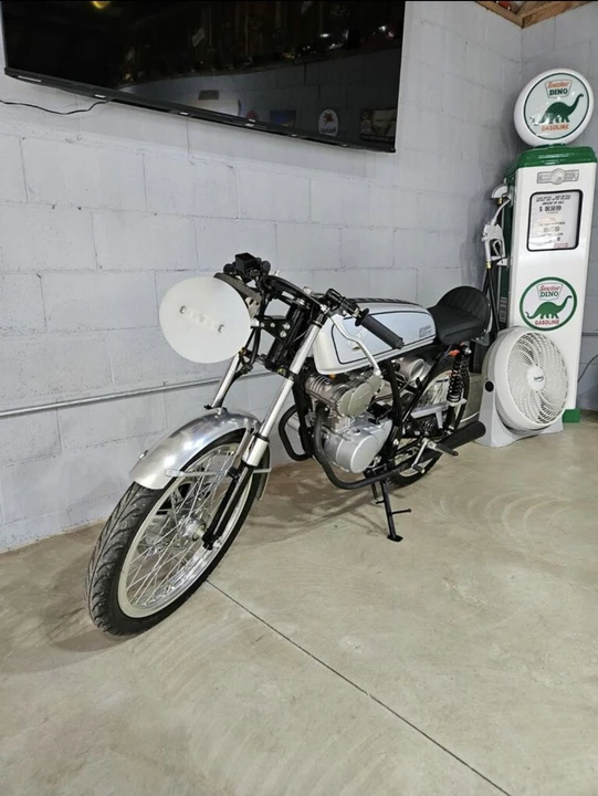 2004 Honda CB50R - Image 3 of 31