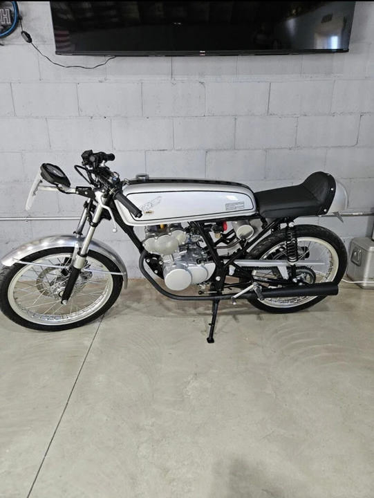 2004 Honda CB50R - Image 4 of 31