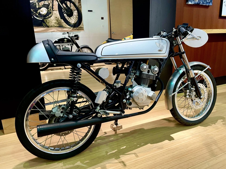 2004 Honda CB50R - Image 11 of 31