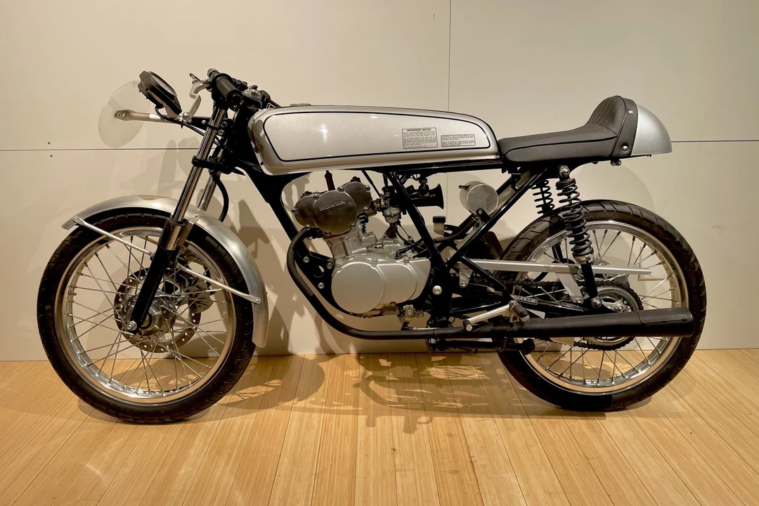 2004 Honda CB50R - Image 3 of 31