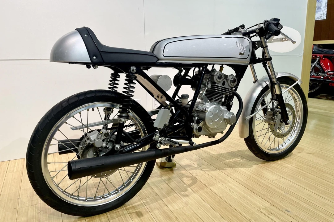 2004 Honda CB50R - Image 5 of 31