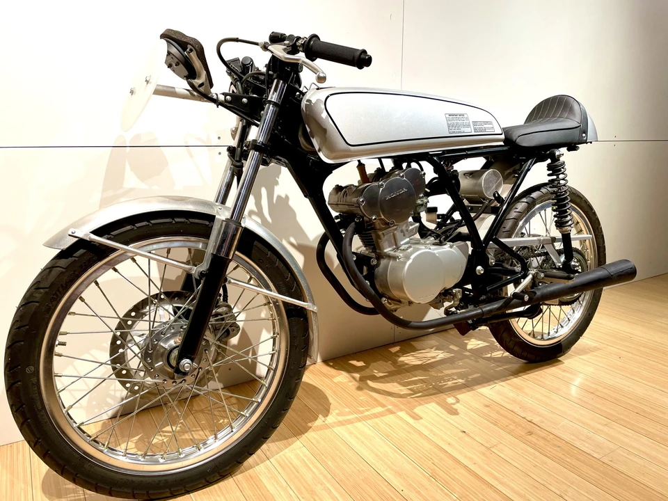 2004 Honda CB50R - Image 2 of 31