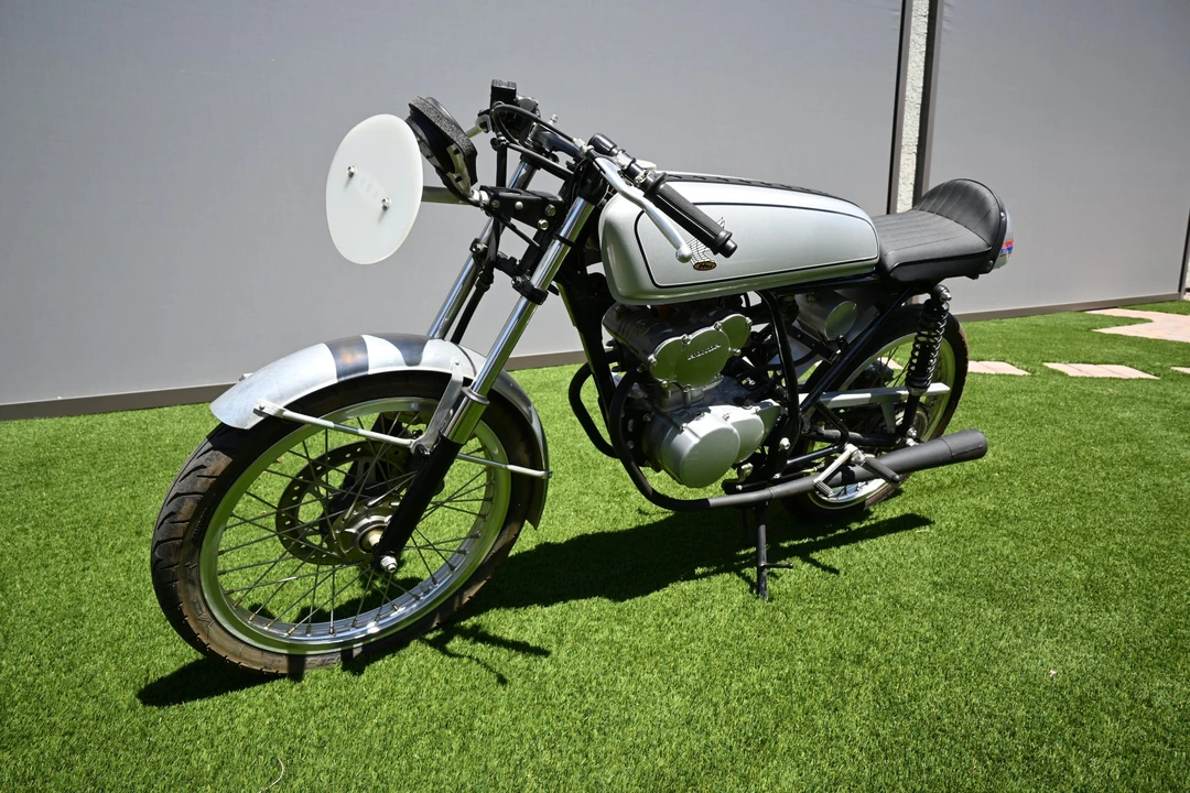 2004 Honda CB50R - Image 10 of 20