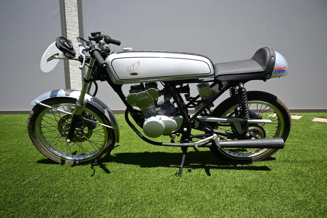2004 Honda CB50R - Image 9 of 20
