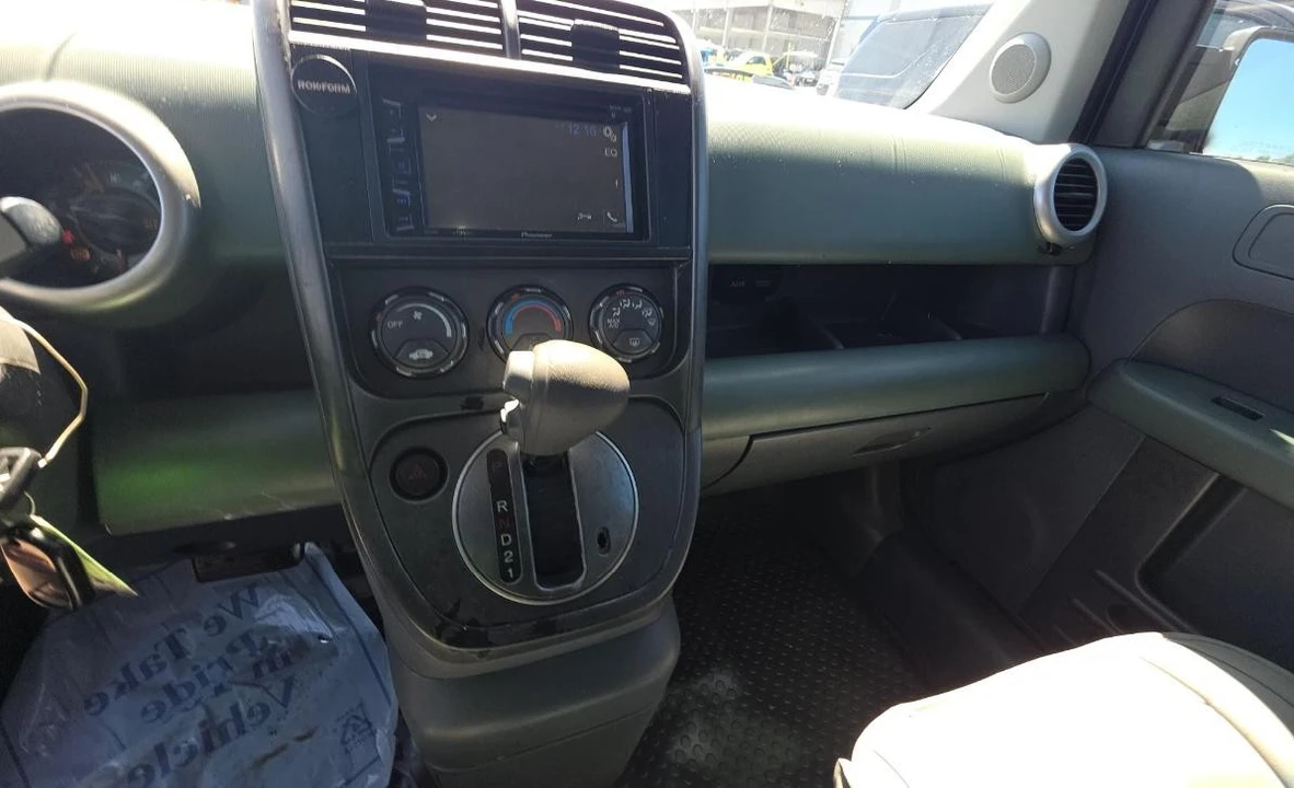 2004 Honda Element - Image 11 of 13