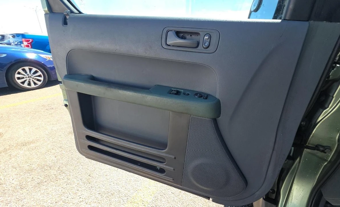 2004 Honda Element - Image 9 of 13