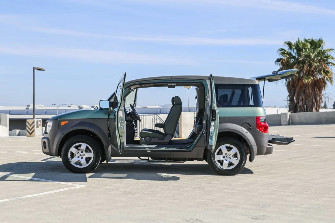 2004 Honda Element - Image 28 of 31