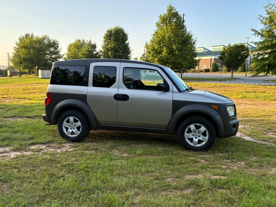 2004 Honda Element - Image 16 of 31