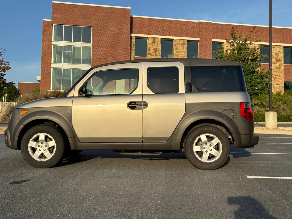 2004 Honda Element - Image 8 of 31