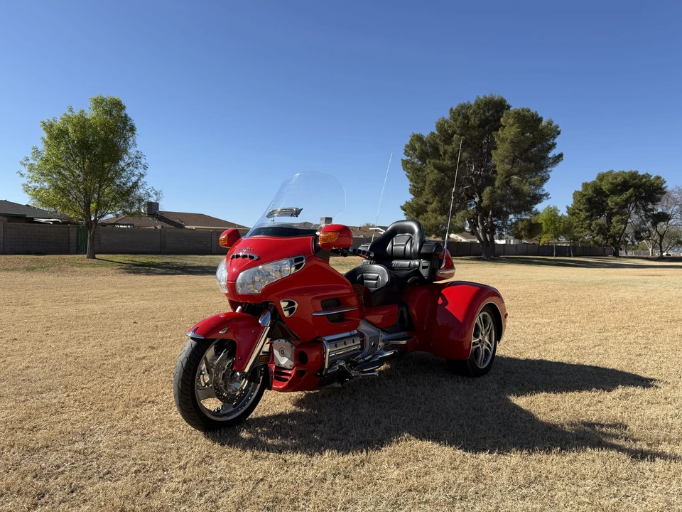 2004 Honda Gold Wing - Image 4 of 31