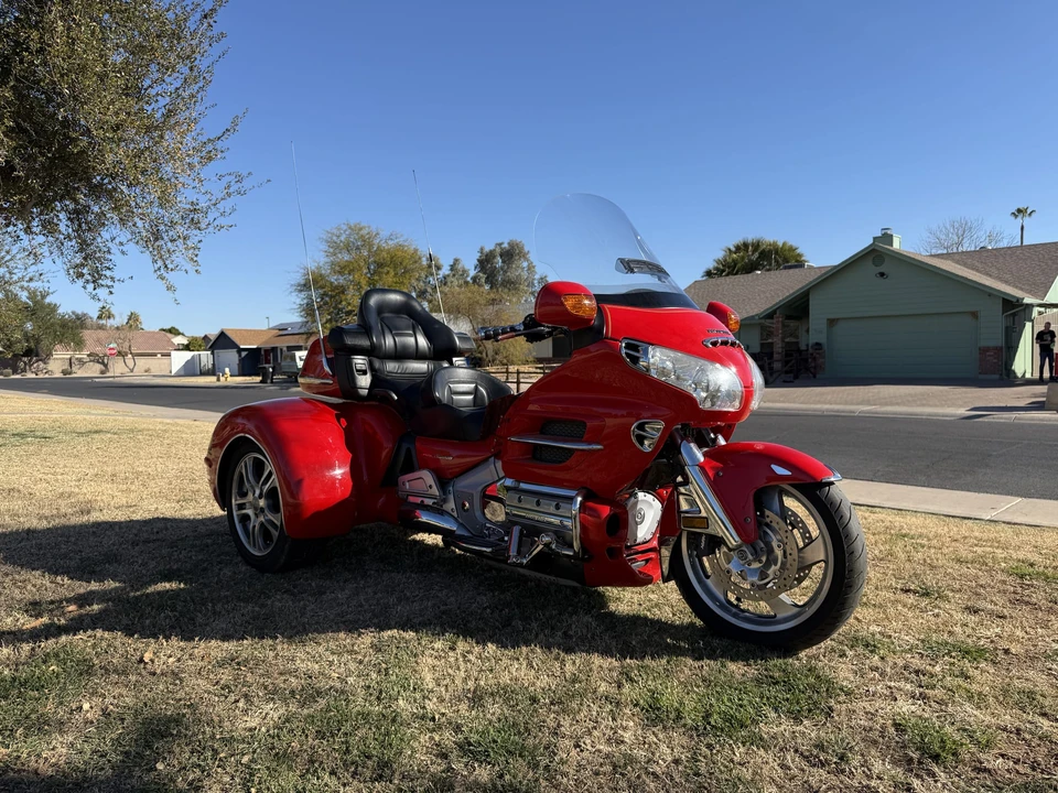 2004 Honda Gold Wing - Image 8 of 31