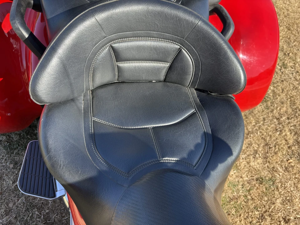 2004 Honda Gold Wing - Image 13 of 31