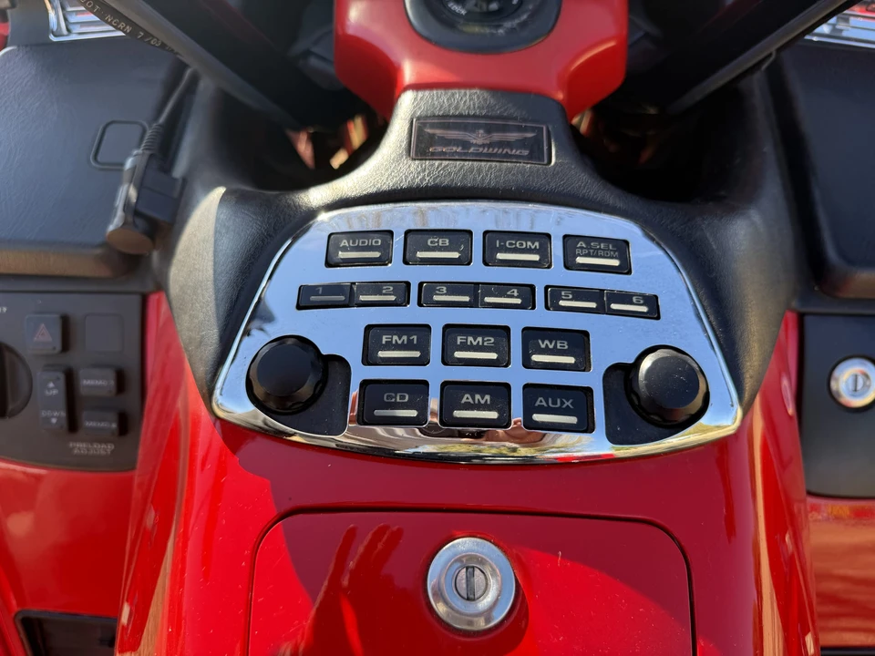 2004 Honda Gold Wing - Image 24 of 31