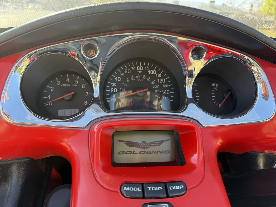 2004 Honda Gold Wing - Image 20 of 31