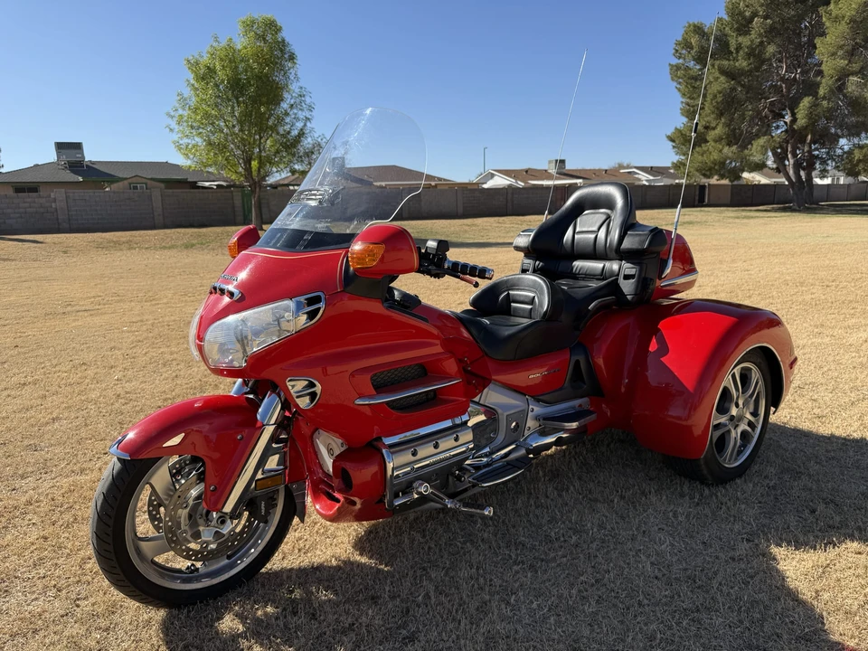 2004 Honda Gold Wing - Image 3 of 31