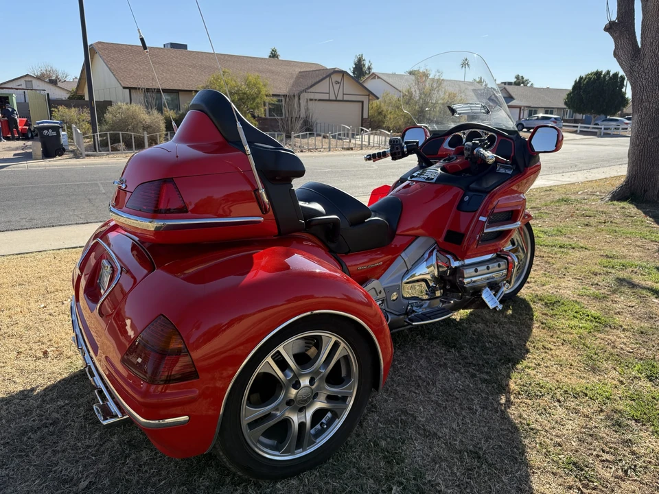 2004 Honda Gold Wing - Image 10 of 31