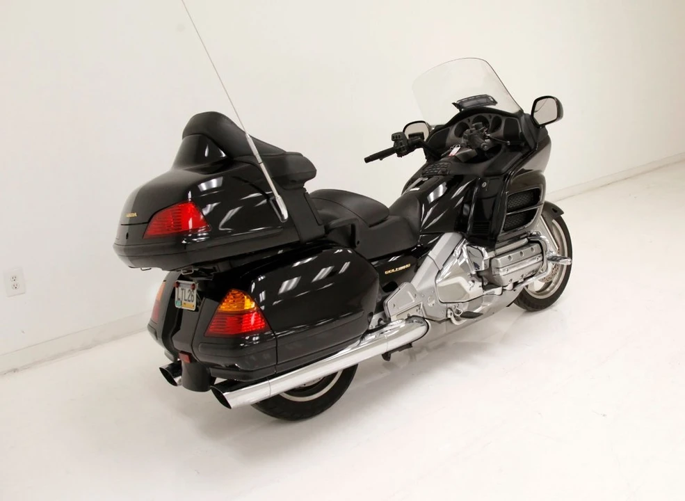 2004 Honda Gold Wing - Image 6 of 12