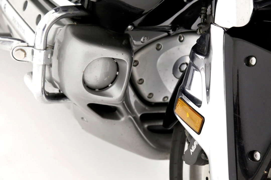 2004 Honda Gold Wing - Image 12 of 12
