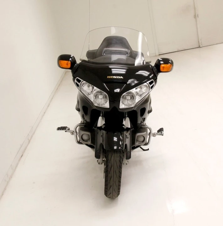 2004 Honda Gold Wing - Image 8 of 12