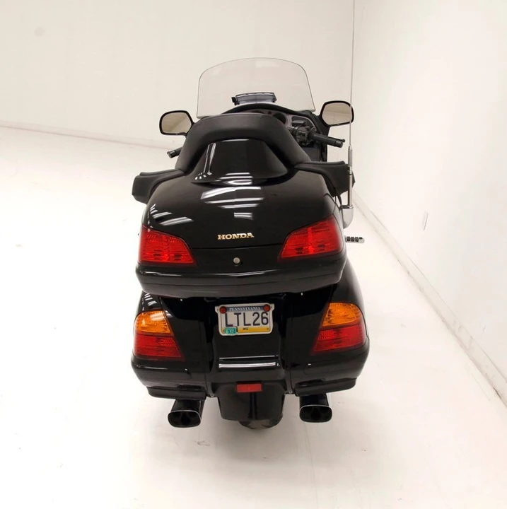 2004 Honda Gold Wing - Image 5 of 12
