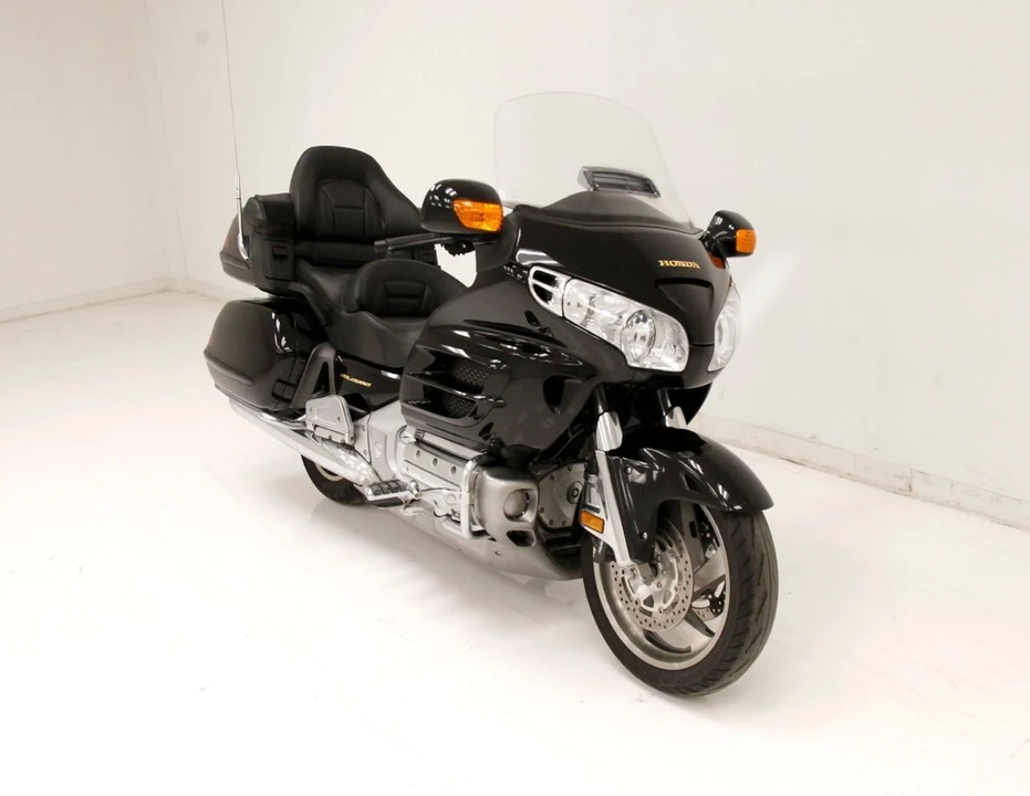 2004 Honda Gold Wing - Image 7 of 12