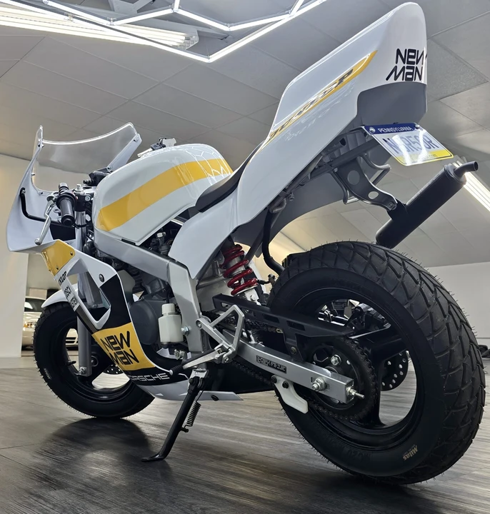 2004 Honda NSR - Image 4 of 31