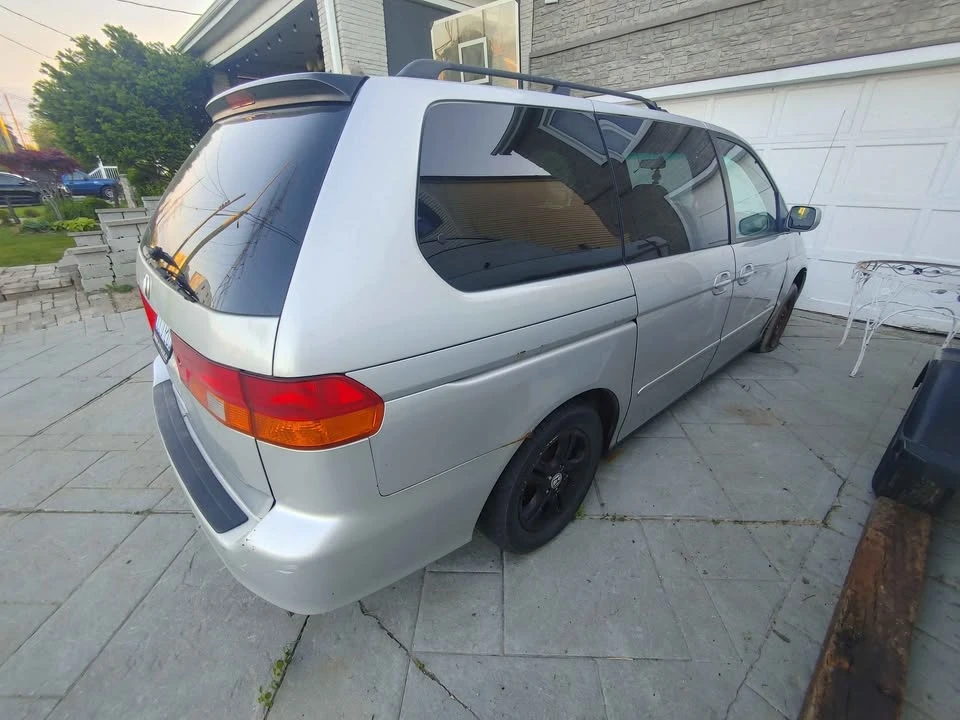 2004 Honda Odyssey - Image 3 of 4