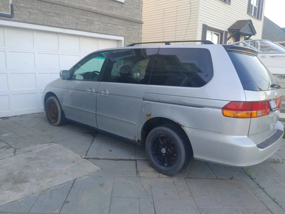 2004 Honda Odyssey - Image 2 of 4
