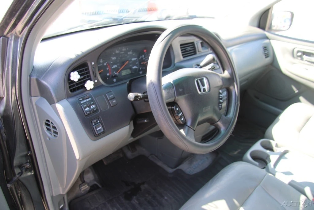 2004 Honda Odyssey - Image 15 of 21