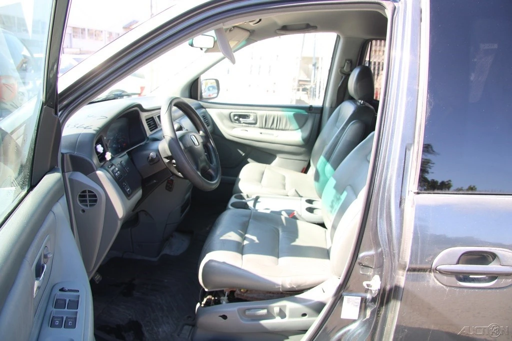 2004 Honda Odyssey - Image 14 of 21