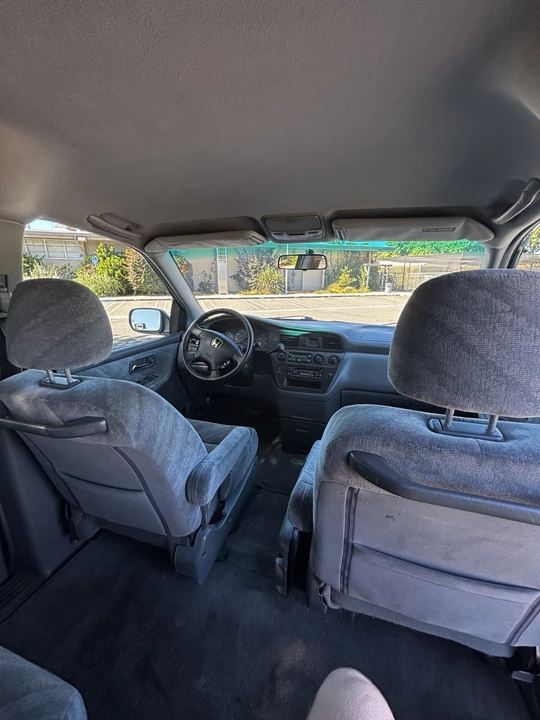 2004 Honda Odyssey - Image 11 of 14
