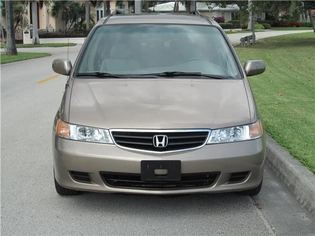 2004 Honda Odyssey - Image 11 of 12