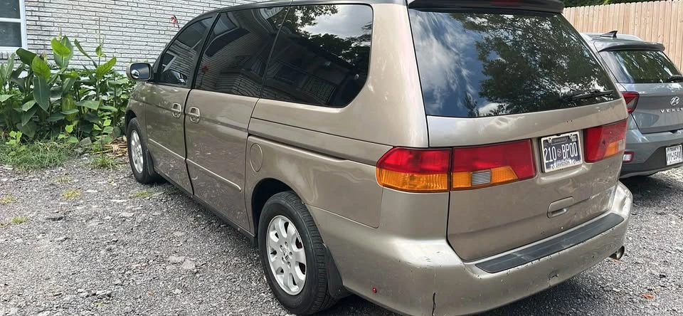2004 Honda Odyssey - Image 3 of 8
