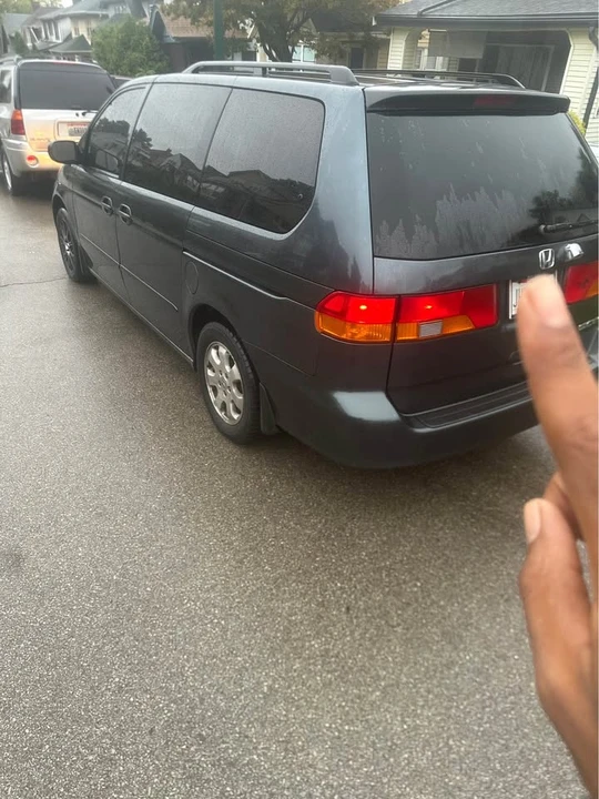 2004 Honda Odyssey - Image 3 of 8