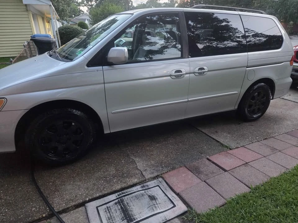 2004 Honda Odyssey - Image 11 of 20