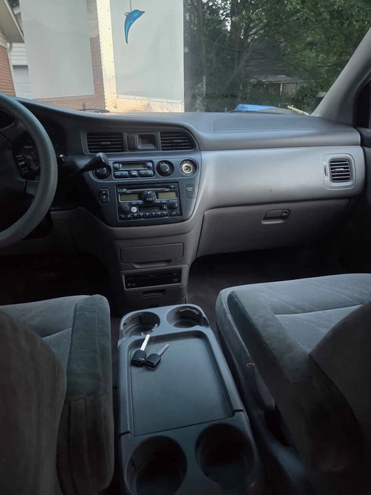 2004 Honda Odyssey - Image 14 of 20