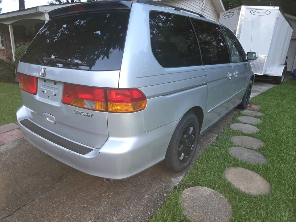 2004 Honda Odyssey - Image 16 of 20