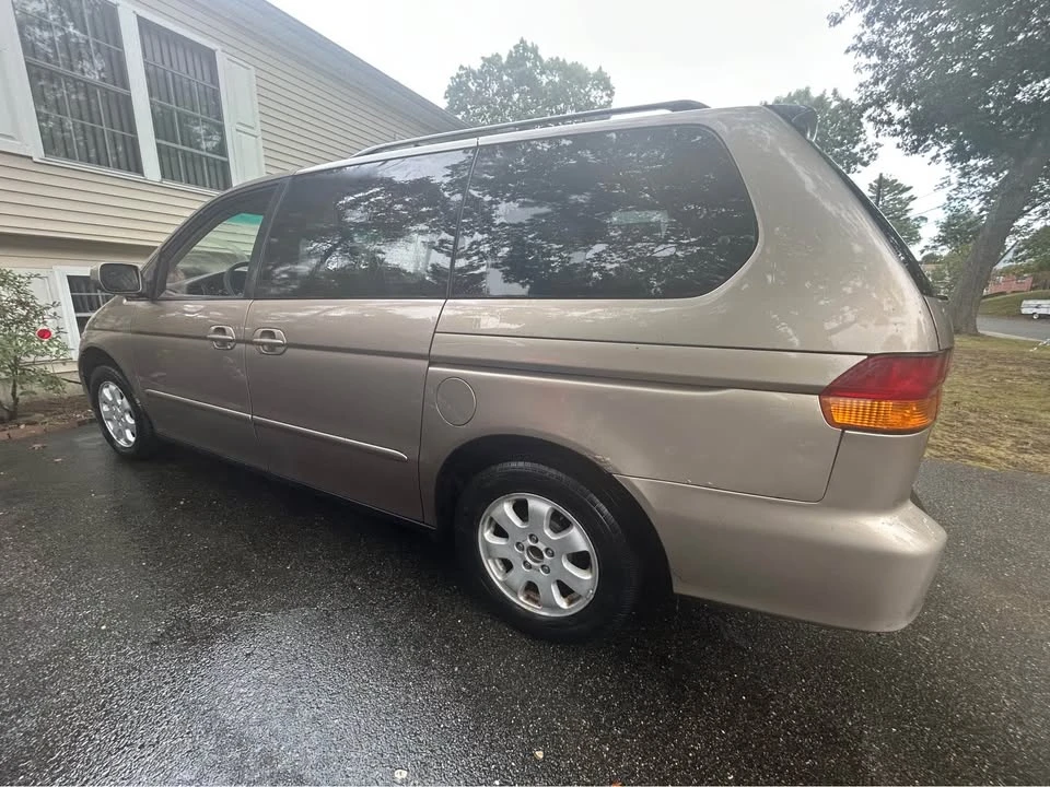 2004 Honda Odyssey - Image 3 of 4