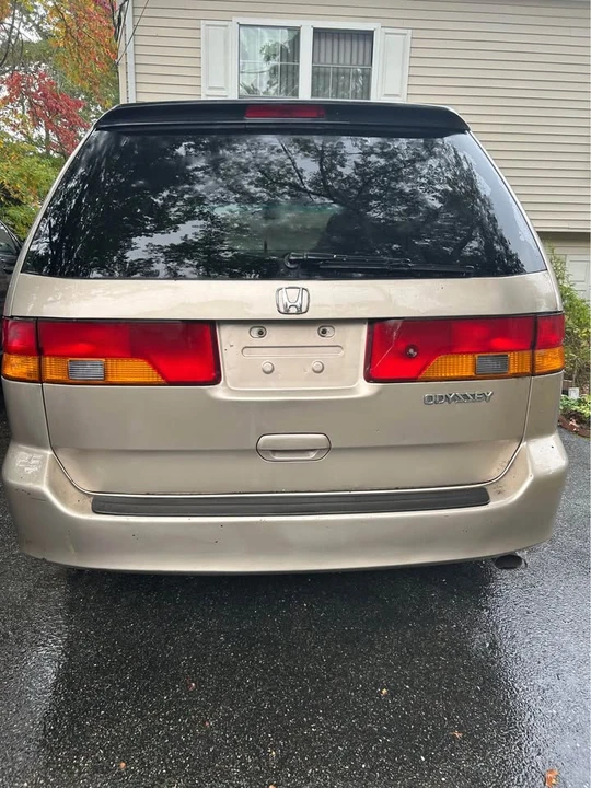 2004 Honda Odyssey - Image 2 of 4