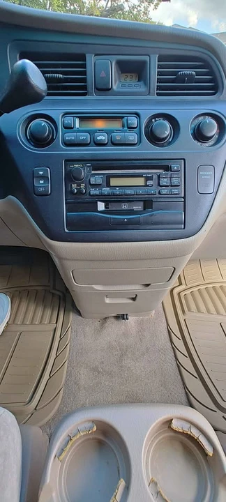 2004 Honda Odyssey - Image 10 of 18