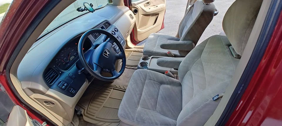 2004 Honda Odyssey - Image 11 of 18
