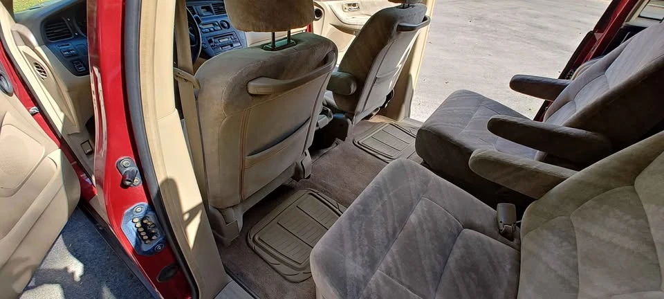 2004 Honda Odyssey - Image 8 of 18