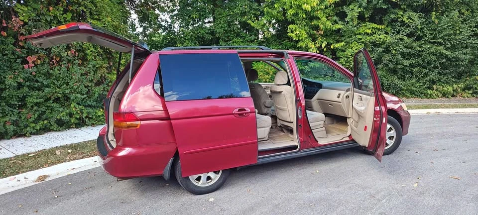 2004 Honda Odyssey - Image 2 of 18