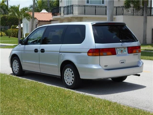 2004 Honda Odyssey - Image 8 of 12