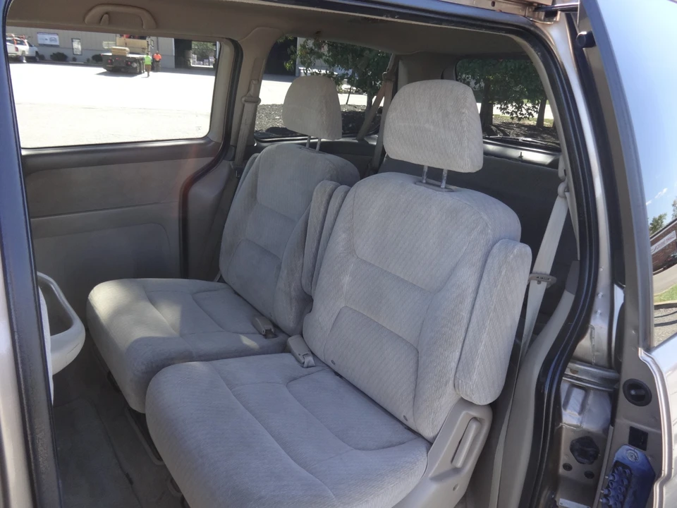 2004 Honda Odyssey - Image 17 of 20