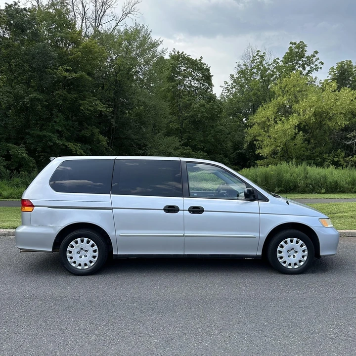 2004 Honda Odyssey - Image 2 of 12