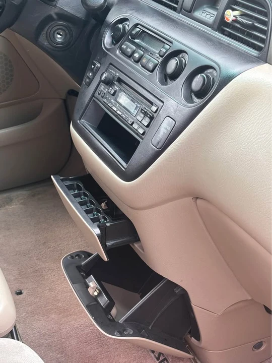 2004 Honda Odyssey - Image 7 of 20