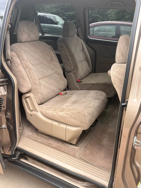 2004 Honda Odyssey - Image 17 of 20