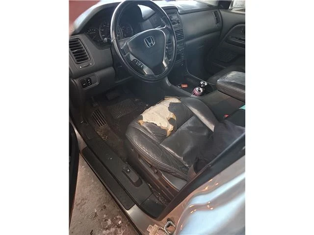 2004 Honda Pilot 1st Gen - Image 7 of 9