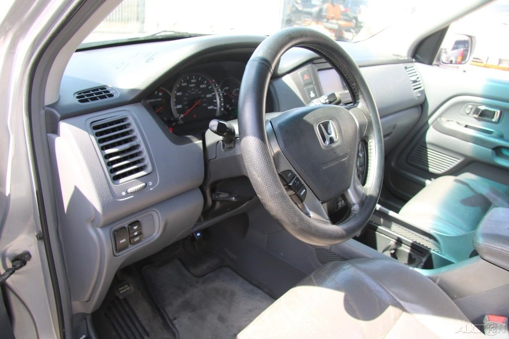 2004 Honda Pilot 1st Gen - Image 15 of 21
